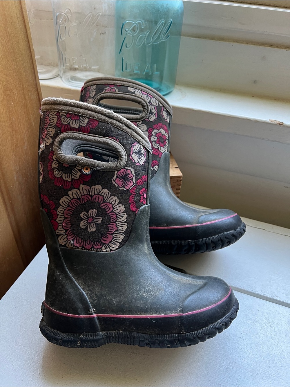 Bogs Girls Kids Gray & Pink Floral Waterproof Rain Boots size 11